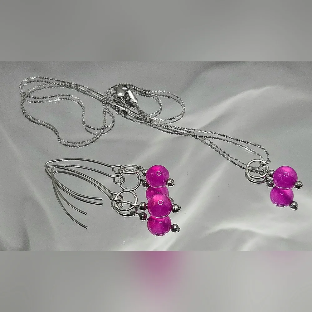 Elegant Stainless Steel and Beaded Necklace - Picture 1 of 9